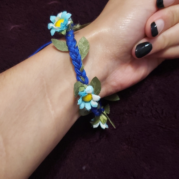 Hand Crafted Jewelry - 🔴 🆓️ FREE* Handmade Flower Bracelet 🔴